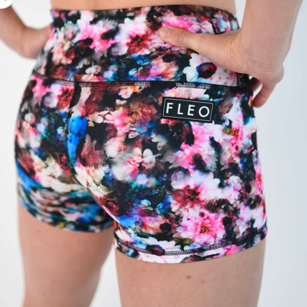 Dark Floral Power High Rise